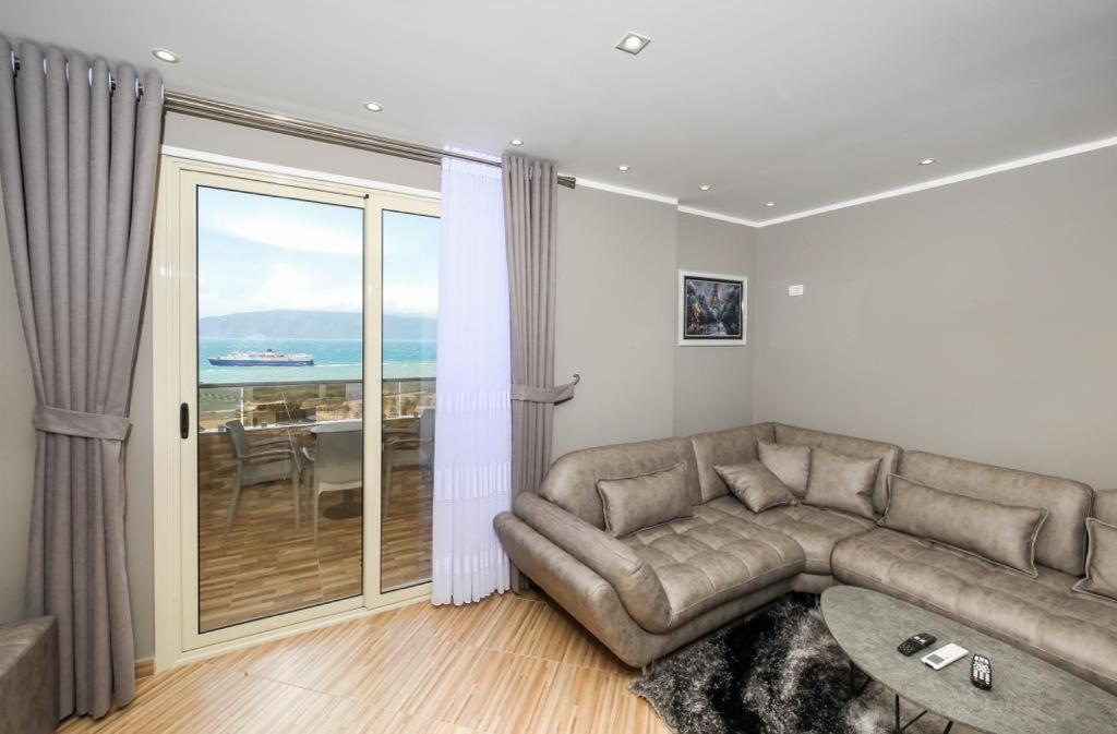 Valbona Apartament'S 2 Vlorë Esterno foto