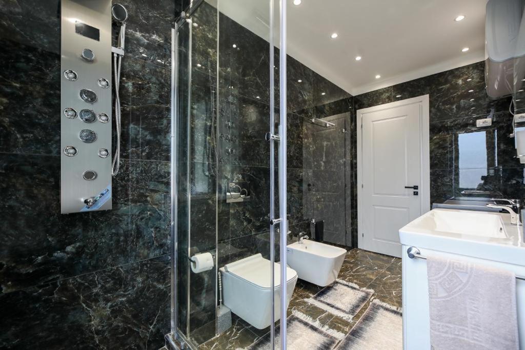 Valbona Apartament'S 2 Vlorë Esterno foto