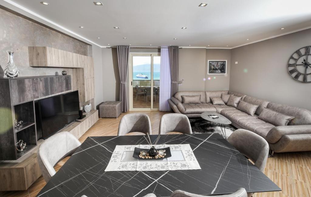 Valbona Apartament'S 2 Vlorë Esterno foto