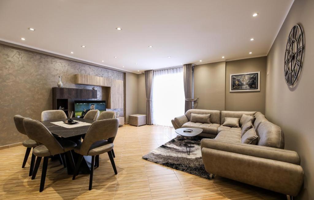 Valbona Apartament'S 2 Vlorë Esterno foto