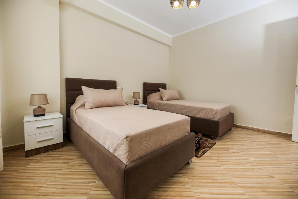 Valbona Apartament'S 2 Vlorë Esterno foto