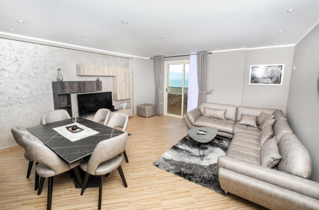 Valbona Apartament'S 2 Vlorë Esterno foto