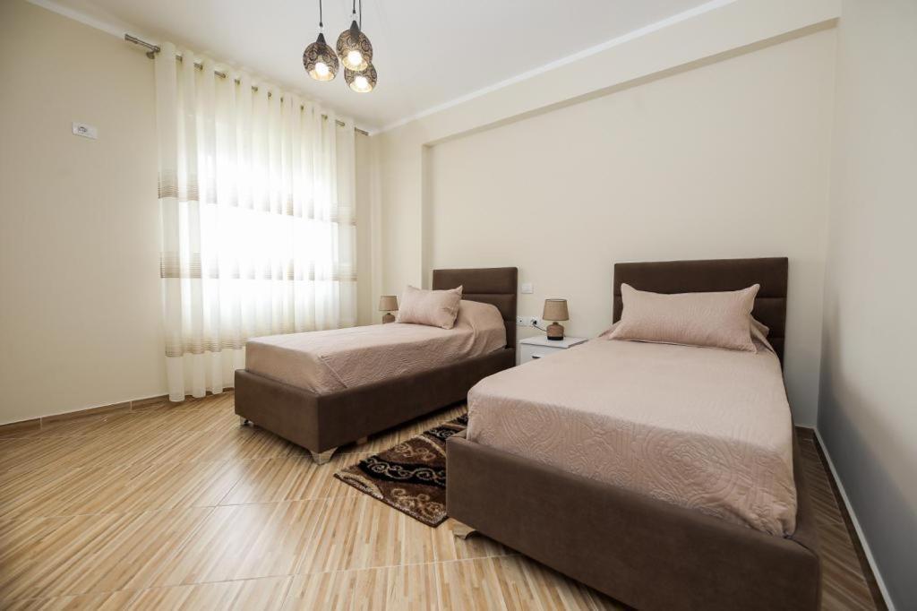 Valbona Apartament'S 2 Vlorë Esterno foto