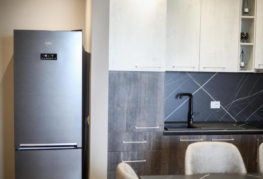 Valbona Apartament'S 2 Vlorë Esterno foto