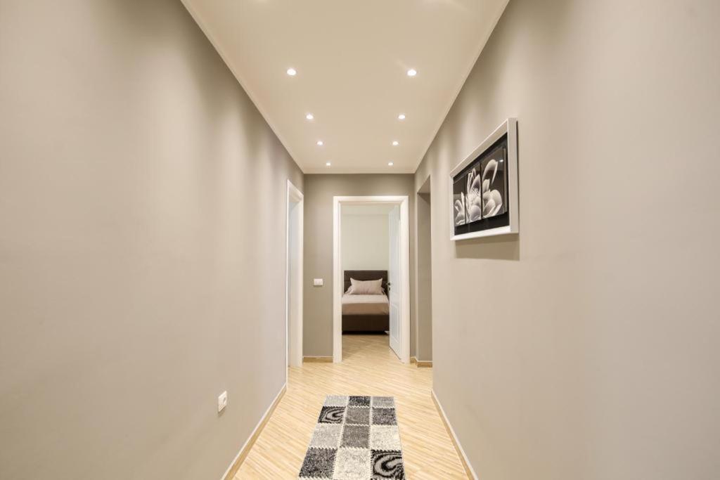 Valbona Apartament'S 2 Vlorë Esterno foto