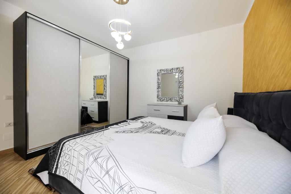 Valbona Apartament'S 2 Vlorë Esterno foto